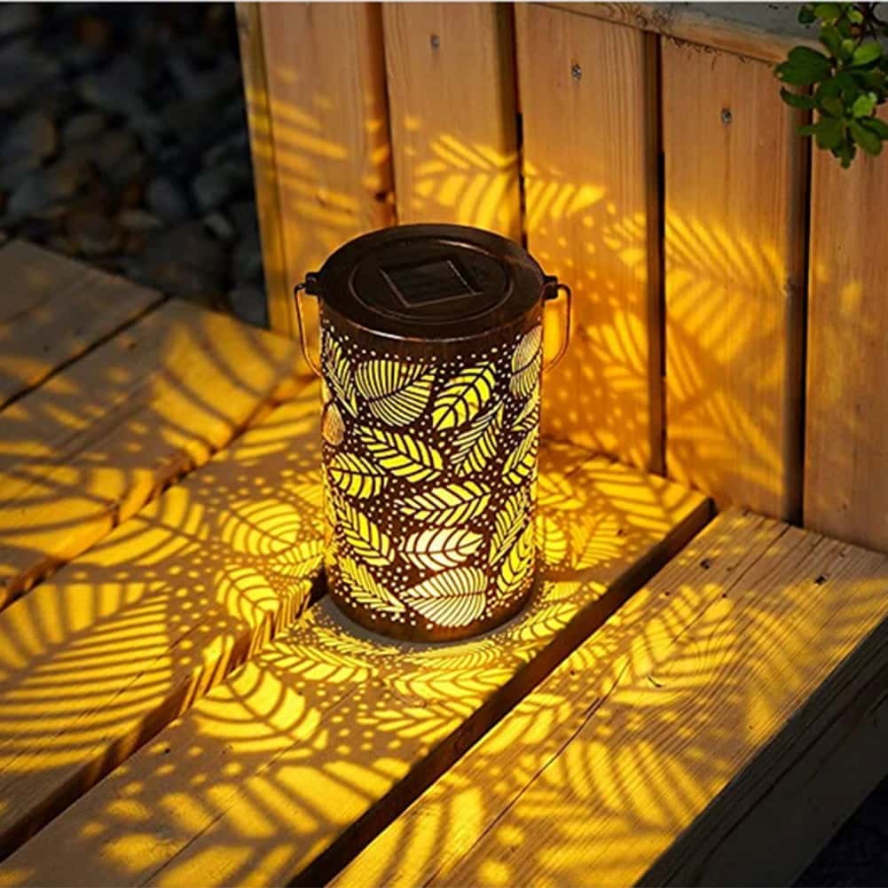 Maple Leaf Solar Garden Lantern - SolarLightHome