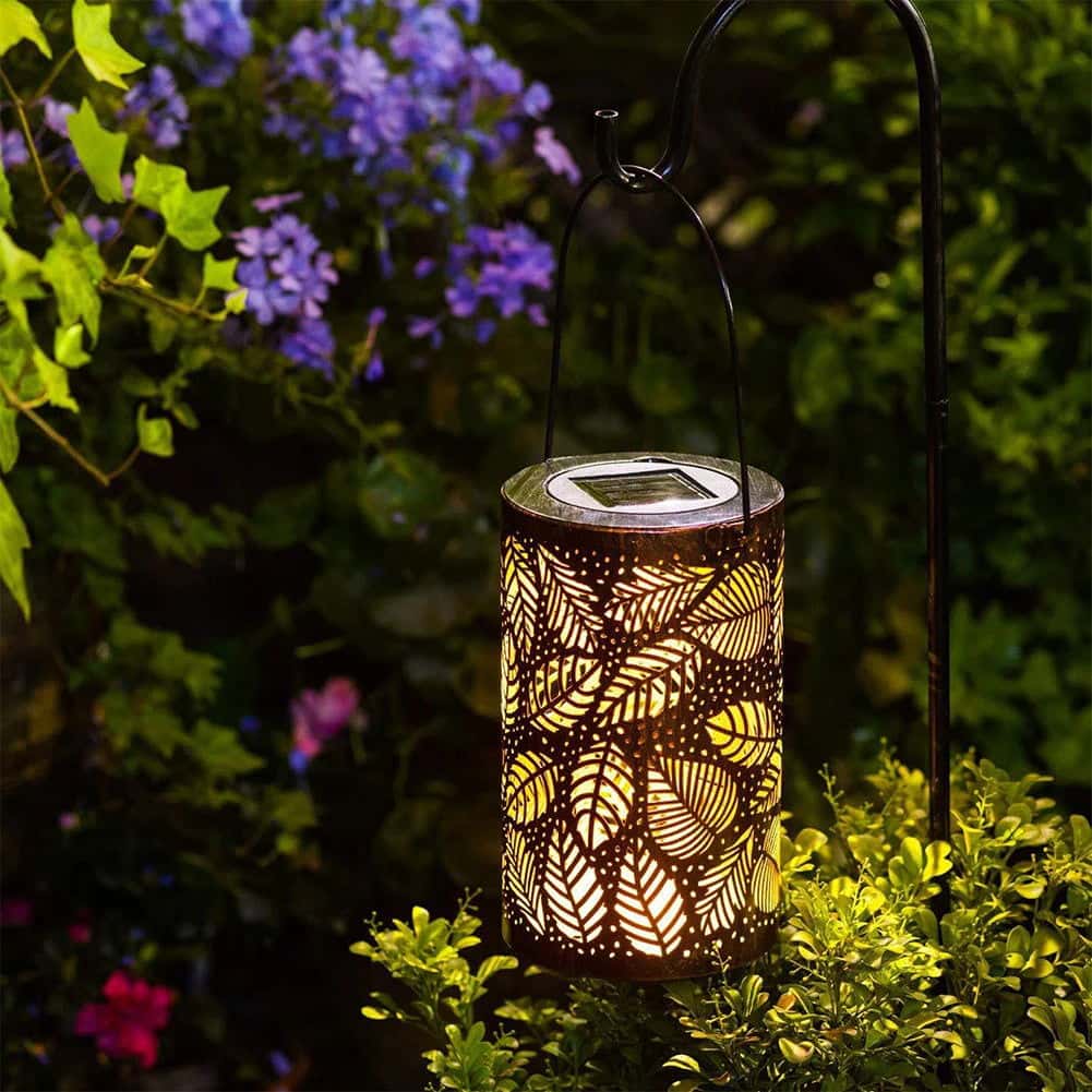Maple Leaf Solar Garden Lantern - SolarLightHome